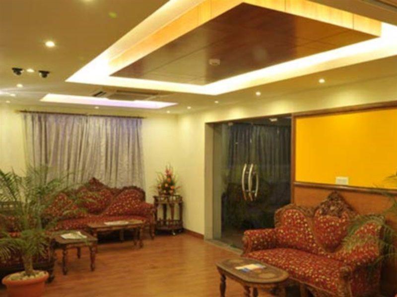 Hotel Emarald, New Delhi Bagian luar foto